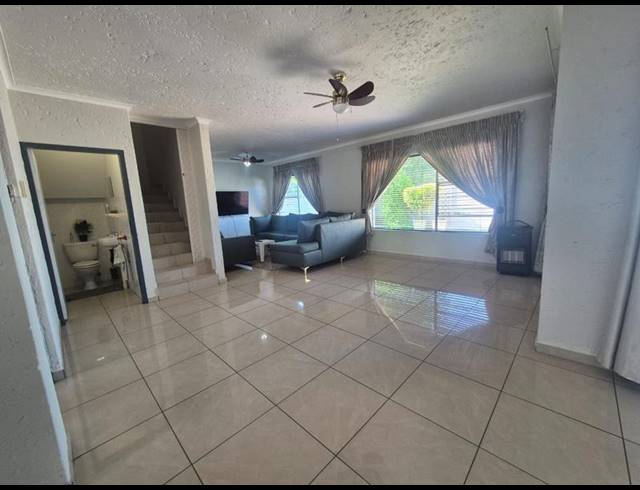 3 BEDROOM TOWNHOUSE FOR SALE IN BRACKENHURST